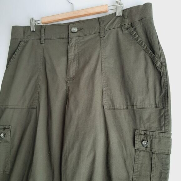 LEE Relaxed Fit Flex-to-go Mid-Rise Cargo Capri Pants Green Sz 18 - Picture 5 of 13